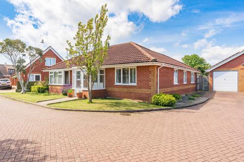 4 bedroom detached bungalow for sale, Scroby Court, Scratby
