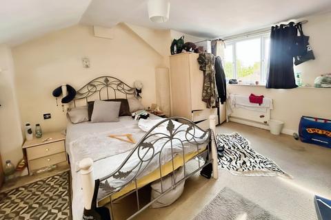 7 bedroom terraced house to rent, Kingswood Road, Manchester, M14