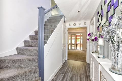 19 Barling Close, Chatham, ME5 9RL