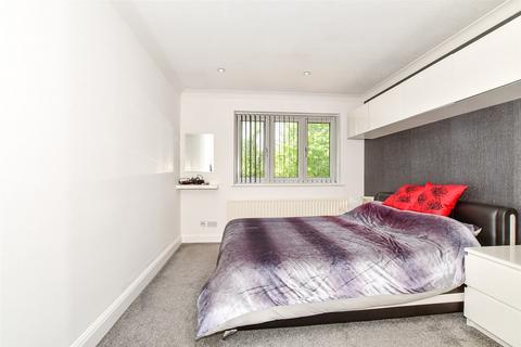 19 Barling Close, Chatham, ME5 9RL