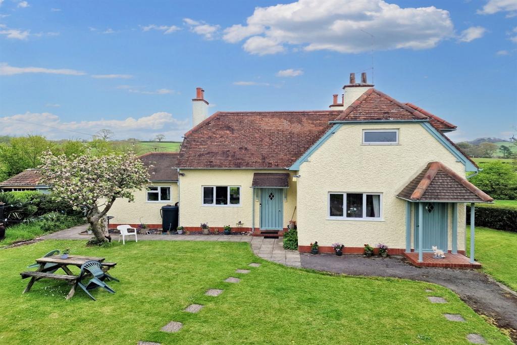 Wootton Fitzpaine 4 bed detached house for sale £650,000