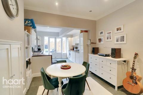 37 Chislehurst Road, Orpington, BR6 0DF
