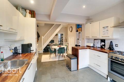 37 Chislehurst Road, Orpington, BR6 0DF