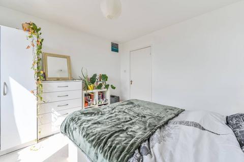 2 bedroom flat to rent, CLAREWOOD WALK, Brixton, London, SW9