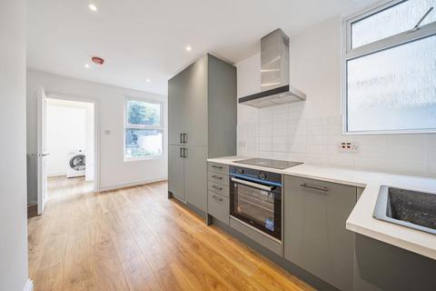 4 bedroom terraced house for sale, Thornbury Road, Brixton