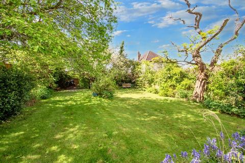 94 Claygate Lane, Esher, KT10 0BJ