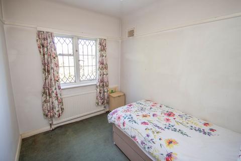 94 Claygate Lane, Esher, KT10 0BJ