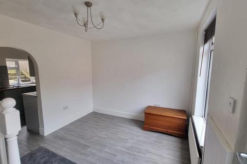 2 bedroom terraced house to rent, Kingshill Road,  Old Town,  SN1