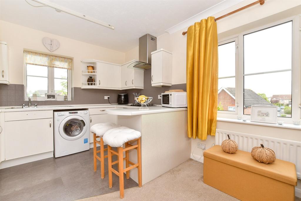 Kitchen / Lounge