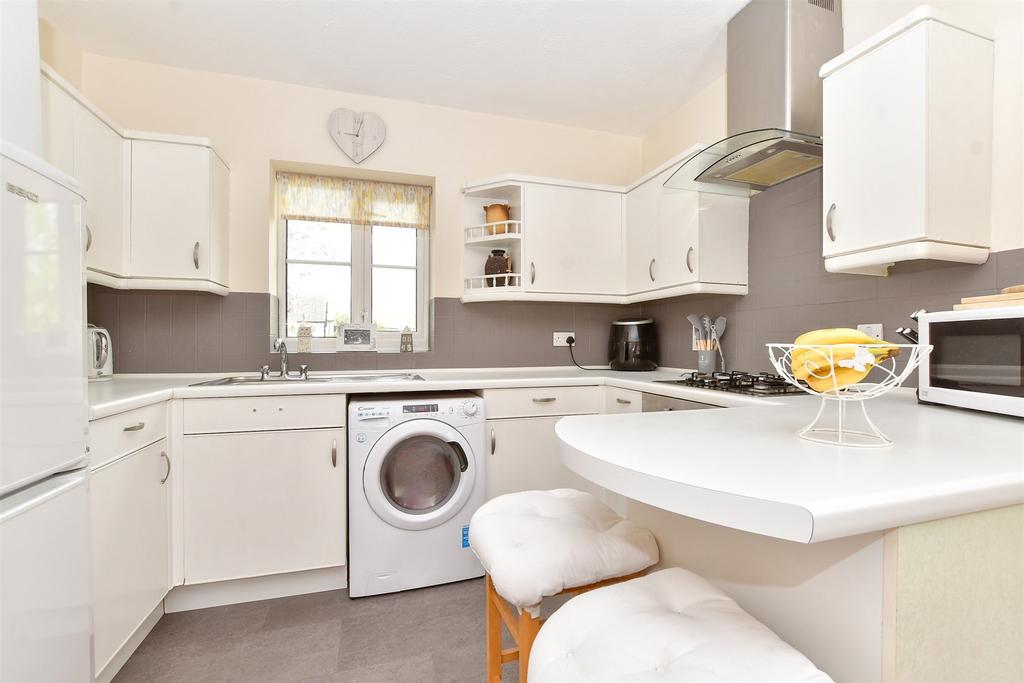 Kitchen / Lounge