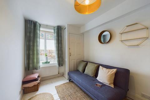 2 bedroom flat for sale, Flat 3, 16 St Hildas Terrace