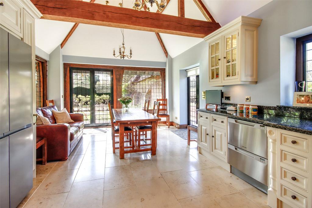 Kitchen/Breakfast Rm