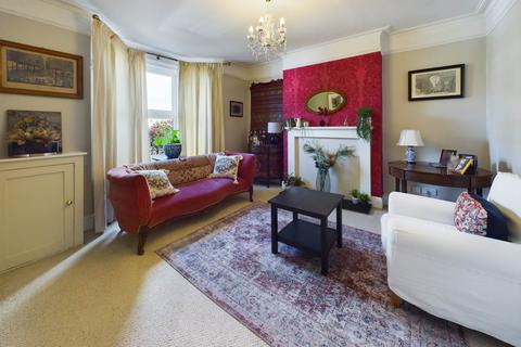 2 bedroom end of terrace house for sale, Crescent Road, Old Town