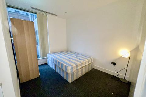 1 bedroom flat to rent, Trinity Square, 23-59 Staines Road, Hounslow, Greater London, TW3