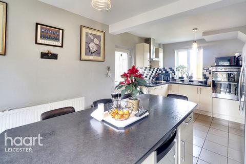 3 bedroom semi-detached house for sale, Armadale Drive, Leicester