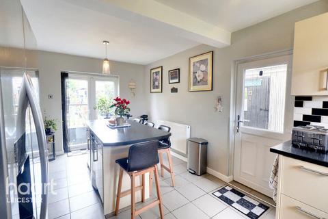 3 bedroom semi-detached house for sale, Armadale Drive, Leicester