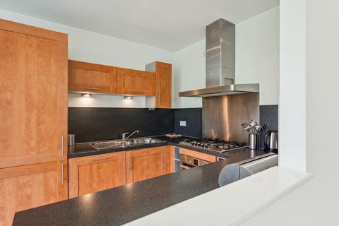 3/3, 1 Meadowside Quay Square, Glasgow, G11 6BS
