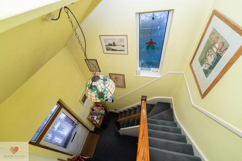 13 Borough Road, Isleworth, TW7 5DY