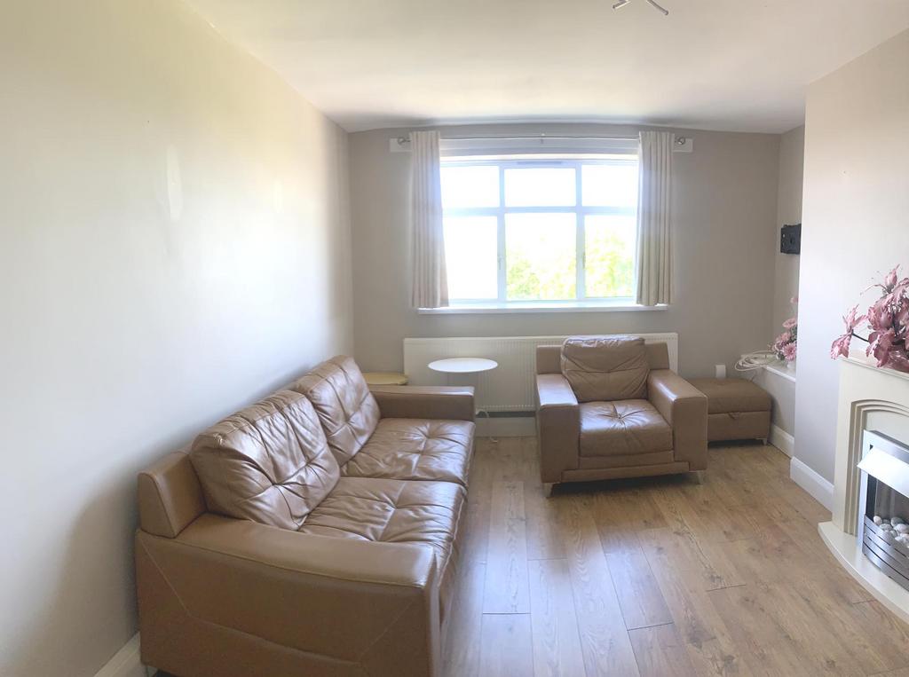 Two Double Bedroom Flat in East Acton