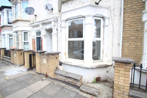 1 bedroom flat to rent, Grosvenor Road, London, E7
