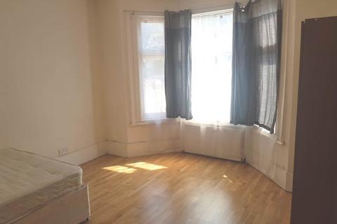 House share to rent, Drayton Gardens, West Ealing