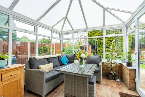 35 Bearcroft Avenue, Great Meadow, Worcester, WR4 0DR