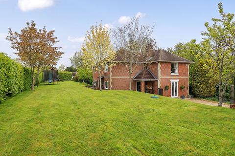4 bedroom detached house for sale, Botley Road, Curbridge, Hampshire, SO30
