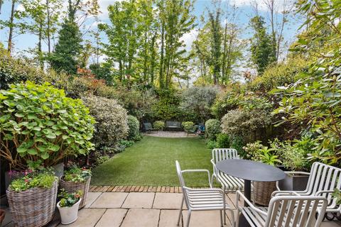 127 Ravenslea Road, London, SW12 8RT