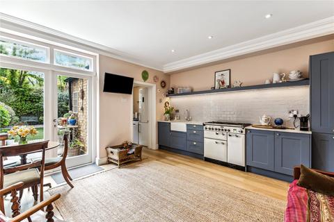 127 Ravenslea Road, London, SW12 8RT