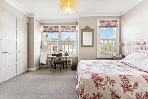 127 Ravenslea Road, London, SW12 8RT