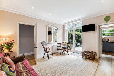 127 Ravenslea Road, London, SW12 8RT