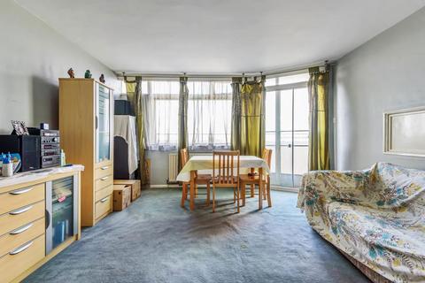 2 bedroom flat for sale, Flat 16 Campden Hill Towers, 112 Notting Hill Gate, London, ., W11 3QW