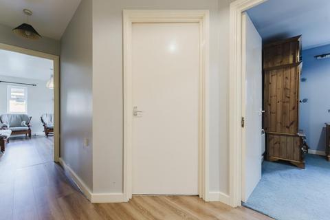 2 bedroom flat for sale, Windmill Road, W5