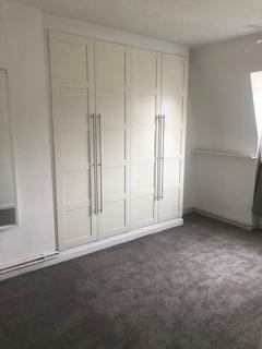 2 bedroom flat to rent, Brants Walk, Hanwell, W8