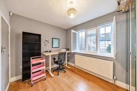 2 bedroom apartment to rent, Glenhurst Road London N12