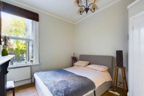 2 bedroom ground floor flat for sale, Navarino Road, Worthing BN11 2NF