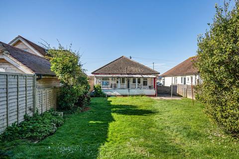 3 Beech Avenue, Bracklesham Bay, Chichester, PO20 8HU
