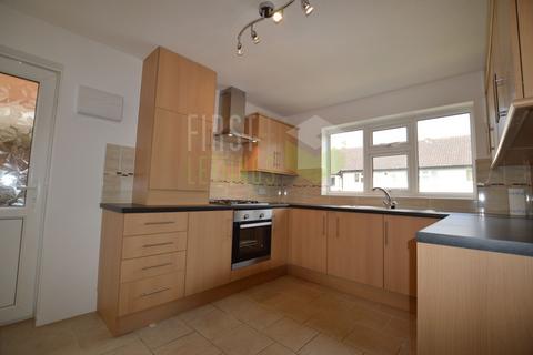 3 bedroom semi-detached house to rent, Malham Way, Leicester LE2