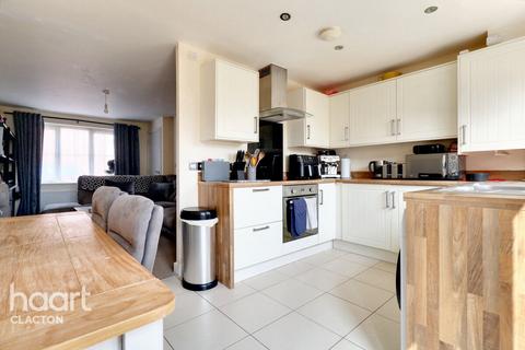 2 bedroom end of terrace house for sale, Cross Road, Clacton-On-Sea