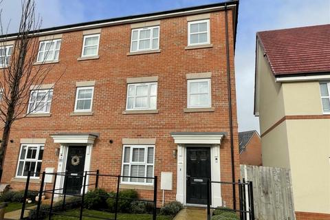 4 bedroom end of terrace house to rent, Stowmarket IP14