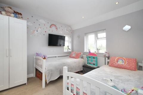 29 Barnfield, Iver, SL0 0AL