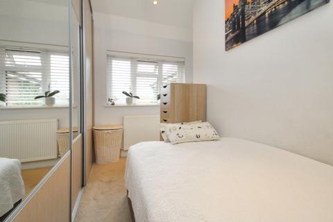 29 Barnfield, Iver, SL0 0AL