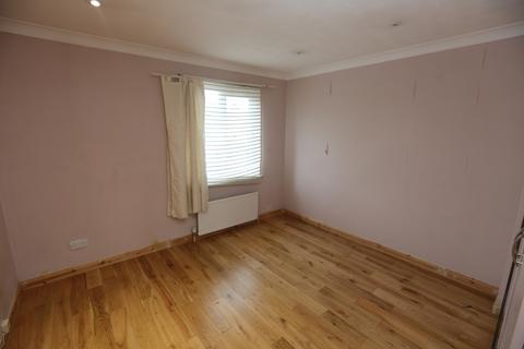 2 bedroom terraced house to rent, Shore Close, TW12