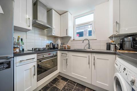 37 Willow Tree Close, London, SW18 3EL
