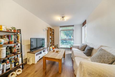 37 Willow Tree Close, London, SW18 3EL