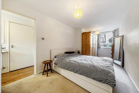 37 Willow Tree Close, London, SW18 3EL