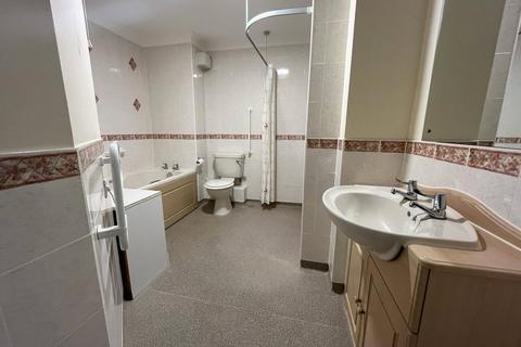 1 bedroom flat for sale, Glen View, Gravesend, Kent, DA12