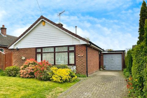 2 bedroom bungalow for sale, Latham Avenue, Helsby, Frodsham, Cheshire, WA6
