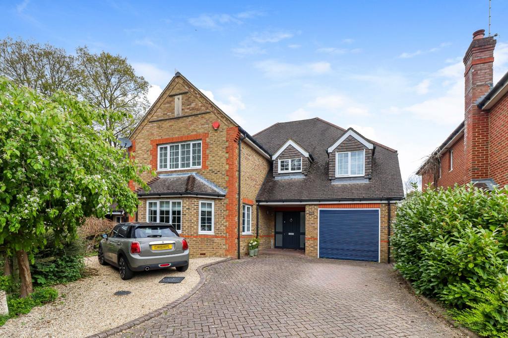 Wattleton Road, Beaconsfield, HP9 5 bed detached house £1,650,000