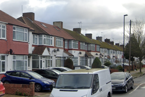 4 bedroom terraced house for sale, Wentworth Road, Southall UB2